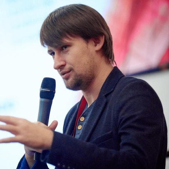 Александр Титов