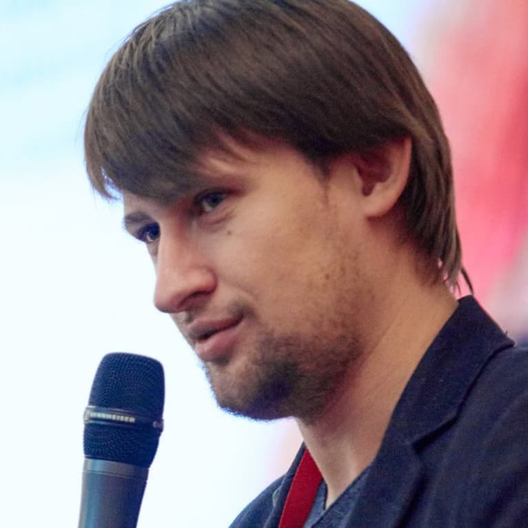 Александр Титов